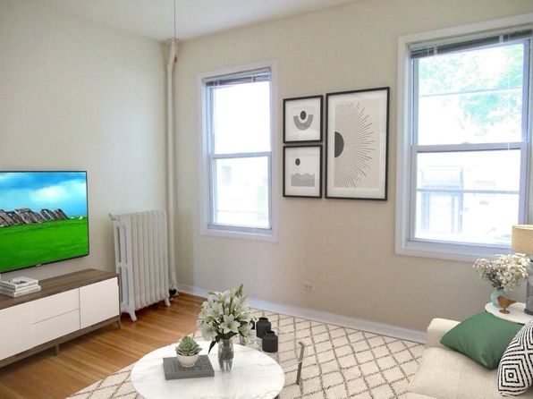 2424 N Greenview Ave