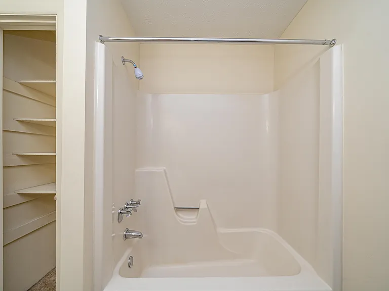 Viking Apartments and Townhomes — Photo 31