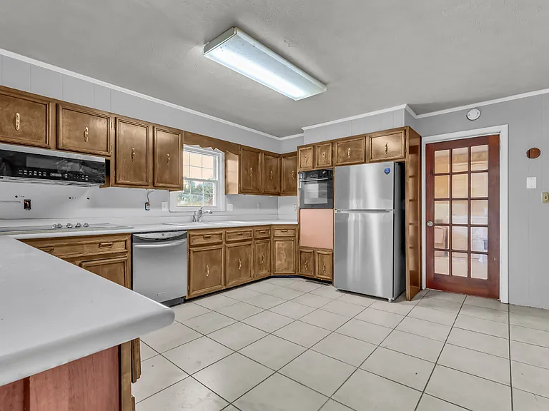 359 Meadow Ln — Photo 20