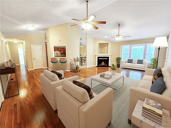 4th image of 113 Pine Ct
