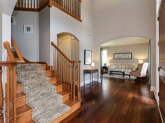3rd image of 25023 W Old Oak Ln