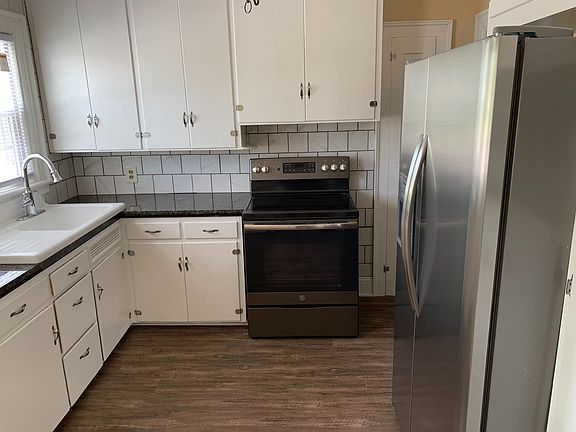 3rd image of 228-230 S Pine St #B8ec479d0