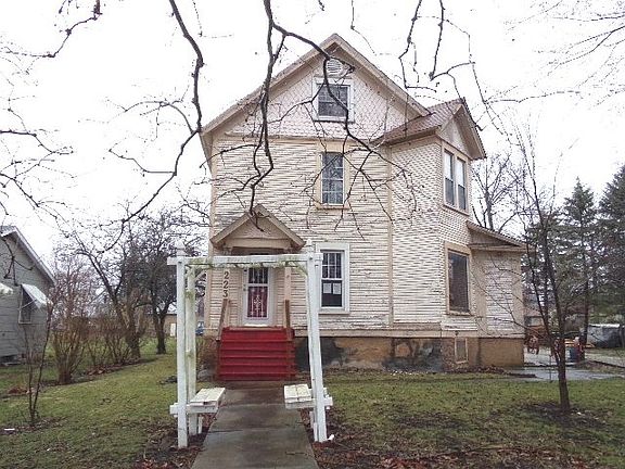 3rd image of 223 W Vine St