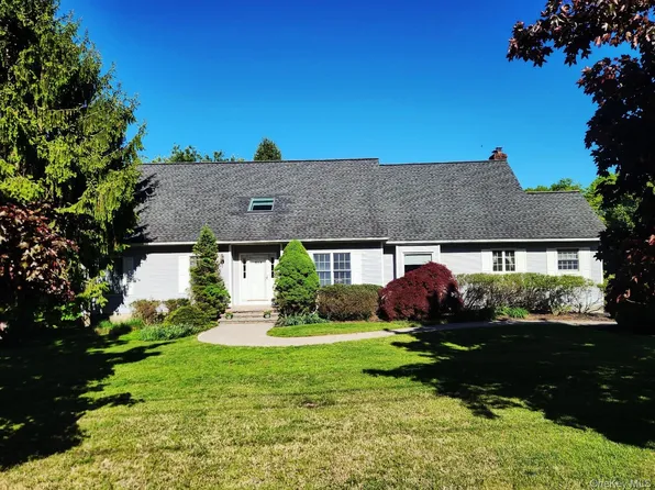 214 W Mombasha Road, Monroe, NY 10950