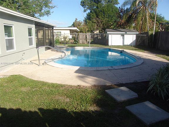 4th image of 14835 SW Seminole Dr