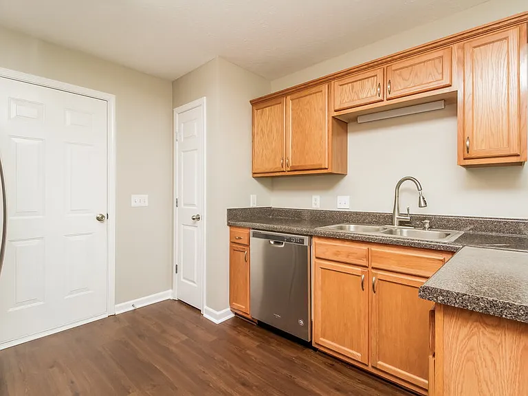 1609 London Gardens Ct — Photo 7
