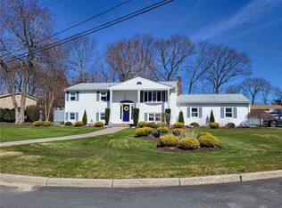 18 Quaker Rd, Johnston, RI 02919