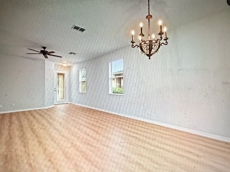 17608 Glenapp Dr — Photo 4