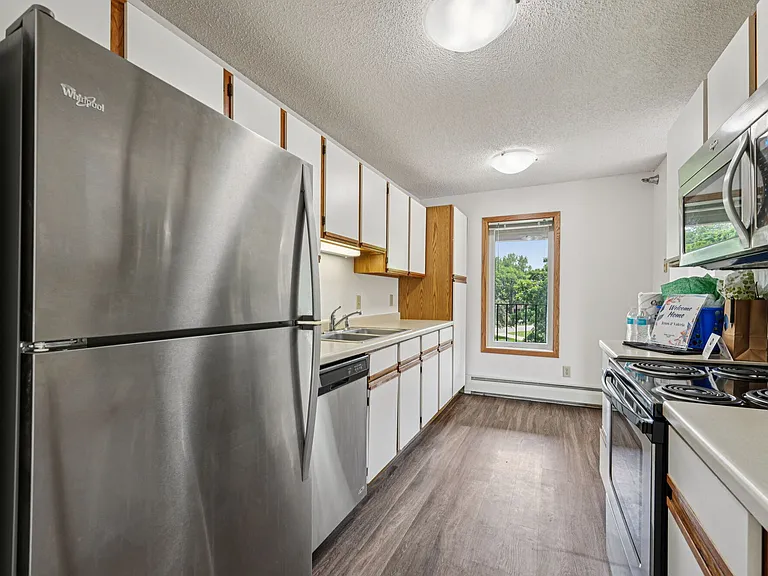 Oaks Lincoln Apartments — Photo 32