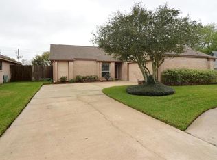 3106 Green Apple Dr, Pearland, TX 77581