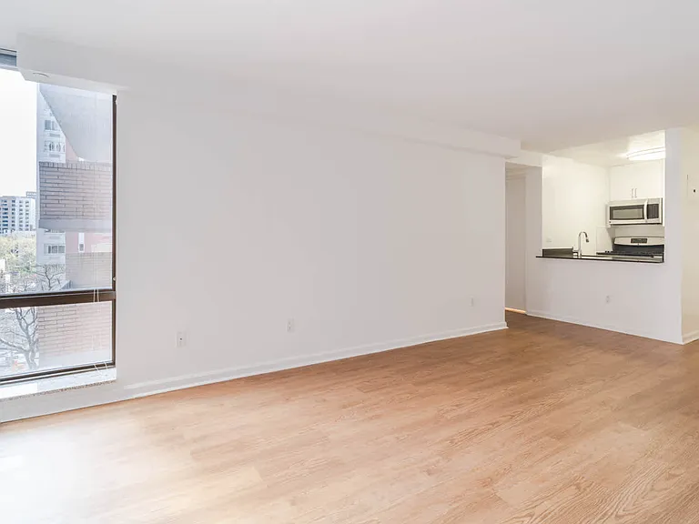 300 E 39th St #10J — Photo 9