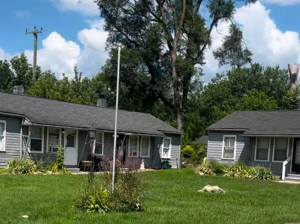 22013 Springbrook Ave, Farmington, MI 48336