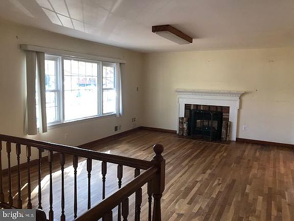 2nd image of 7804 Worthing Ct