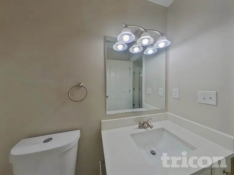 6826 Squirrels Foot Ct — Photo 12