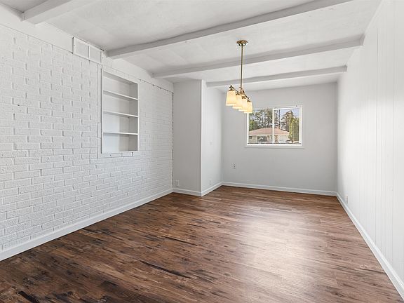 5th image of 2221 Sharon Ave
