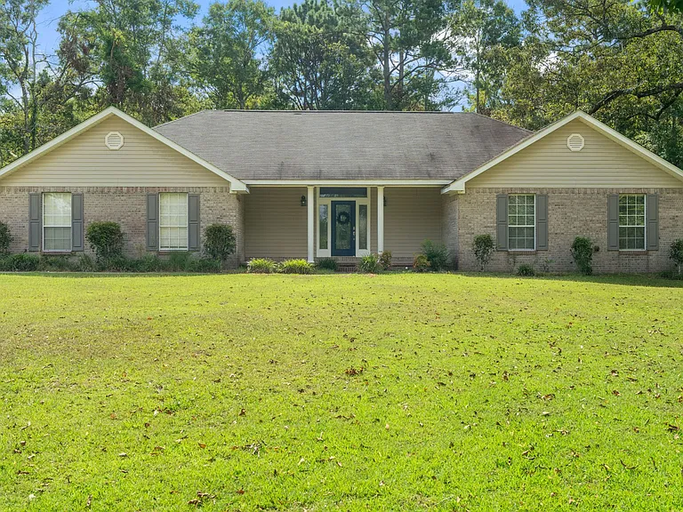 330 Boggy Hollow Rd — Photo 1