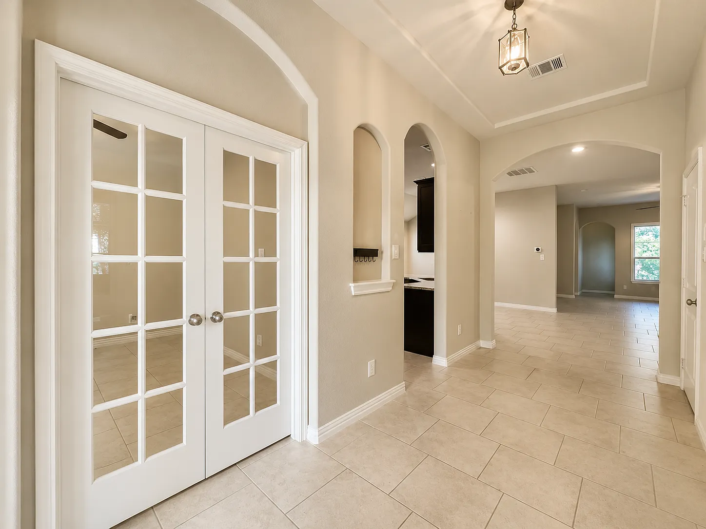 3 bed, 1864 sqft, $1,950 — Photo 3