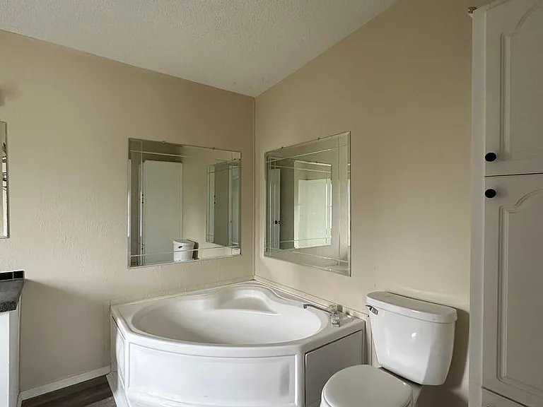 1200 Gwinn Ln — Photo 12