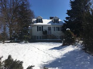 55 Circle Rd, Lake Peekskill, NY 10537