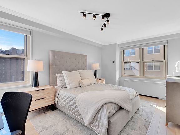 5th image of 305 E 24th St APT 12H
