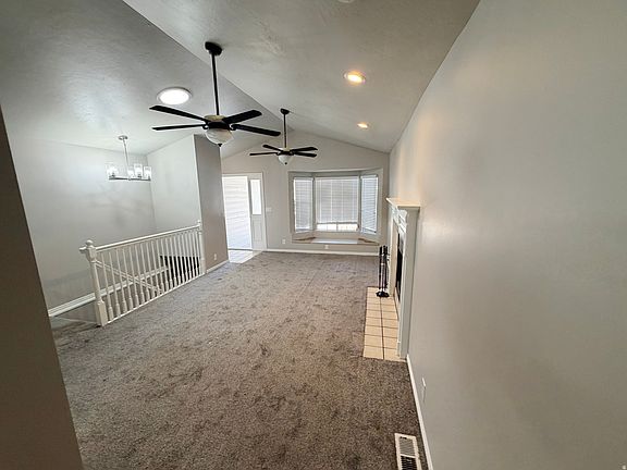 4th image of 3043 W Green Acre Dr S