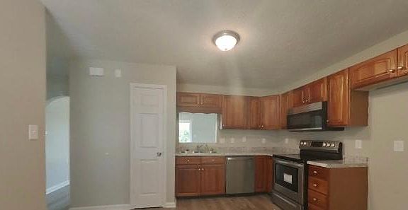 2nd image of 7218 Barnwell Pl
