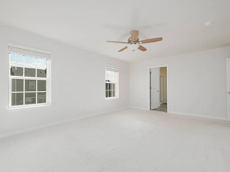 2085 Pomona Way — Photo 5