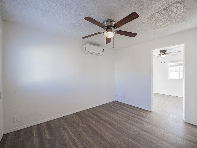 2537 E Willetta, Phoenix Az — Photo 8