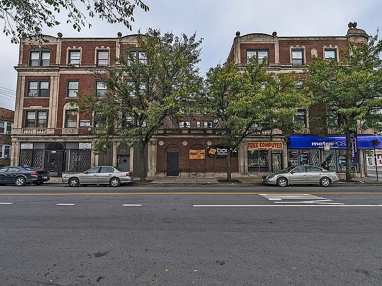 808 W 76th — Photo 16