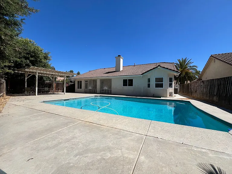 3361 State St — Photo 19