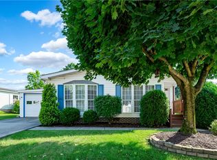 251 Rock Lake Dr, Zelienople, PA 16063