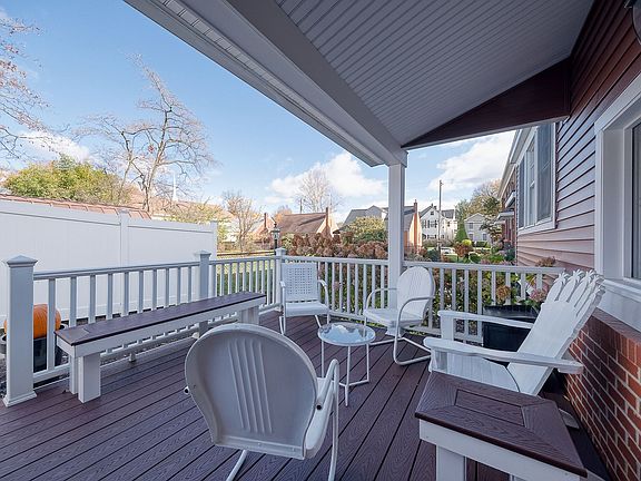 2nd image of 419 2nd St APT 6