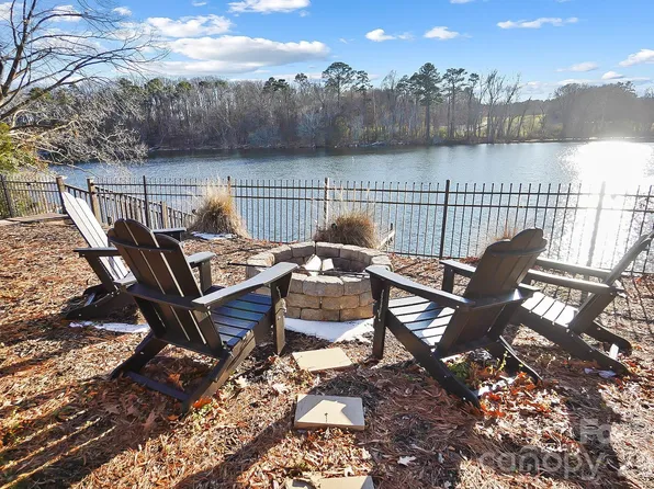 22246 Oakwood Rd, Albemarle, NC 28001