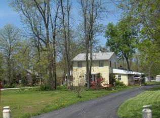 7490 Gordon Rd, Baldwinsville, NY 13027