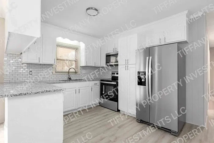 3 bed, 1.5 bath, 1587 sqft, $1,645 — Photo 2