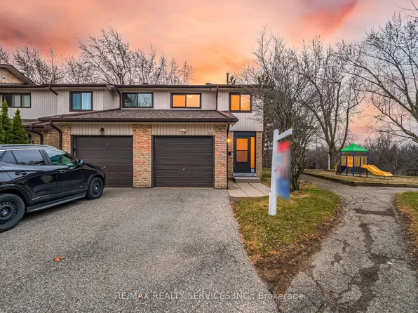 27 Dawson Cres #27, Brampton, ON L6V 3M5