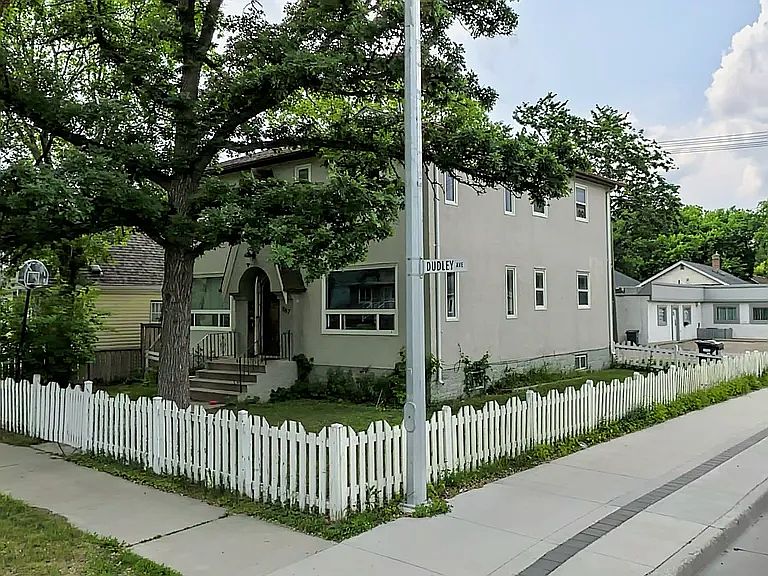 1st image of 887 Dudley Ave #1