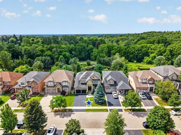 483 Valridge Dr, Hamilton, ON L9G 0B2