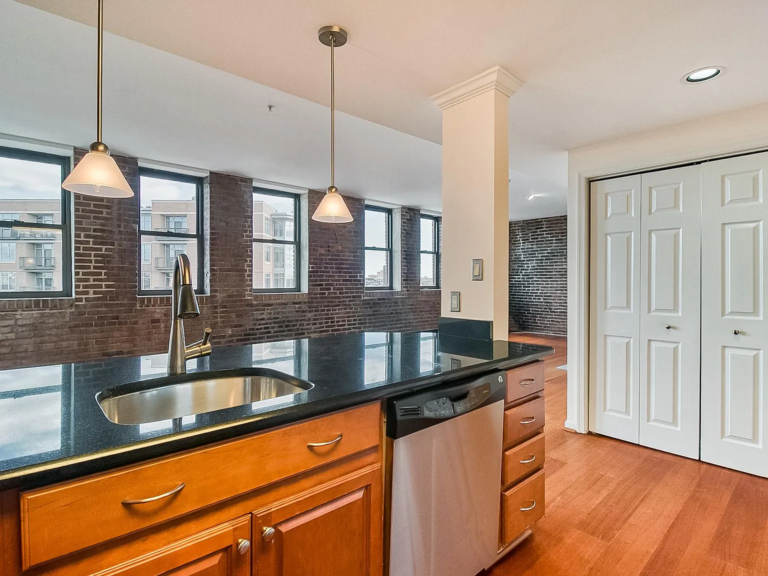 1 bed, 1.5 bath, 1495 sqft, $3,100 — Photo 3