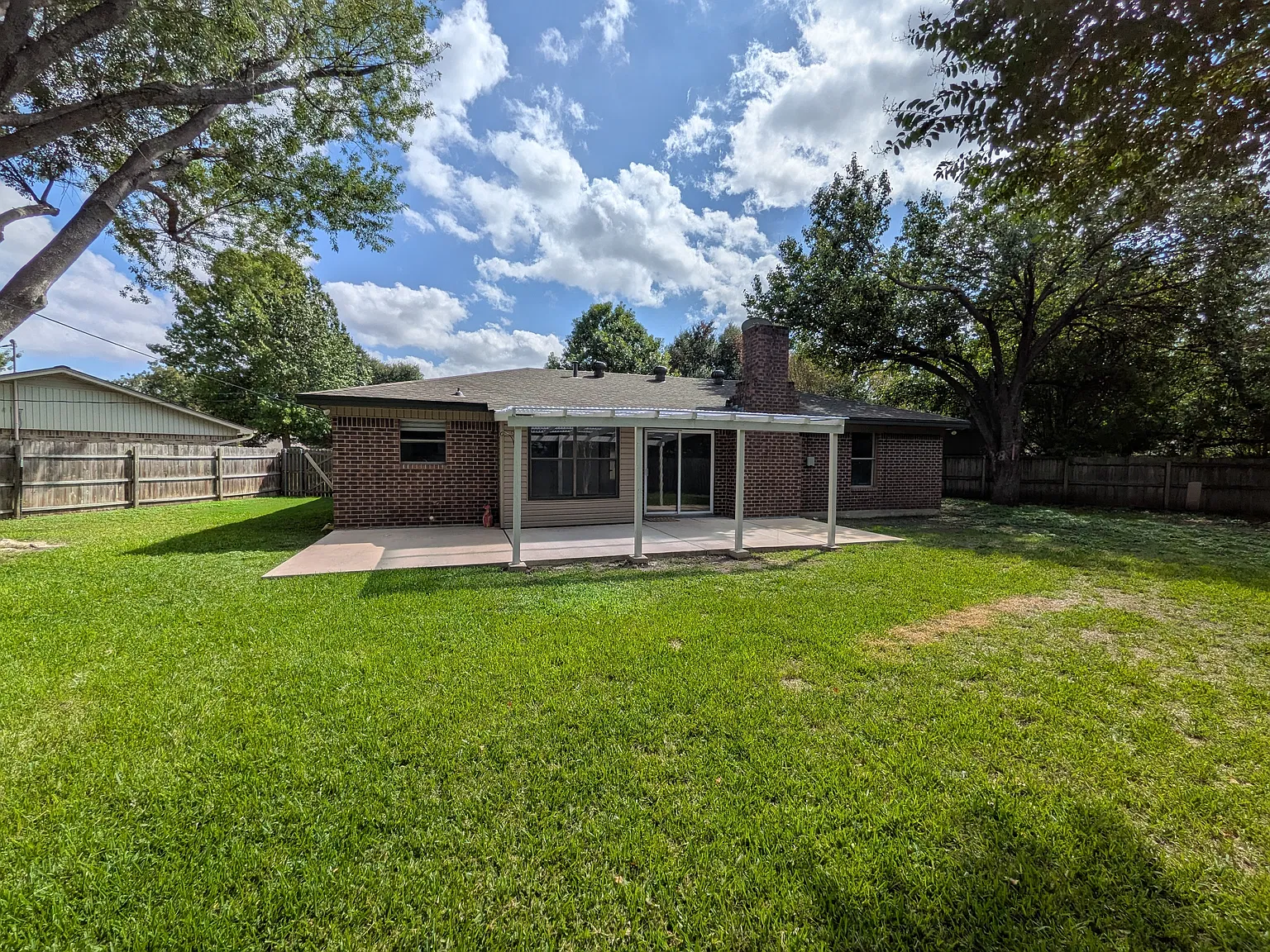 3 bed, 1319 sqft, $1,995 — Photo 3