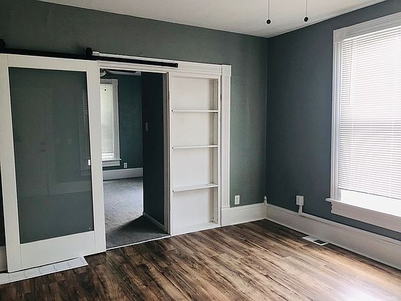 Bedroom w/Barn Door 