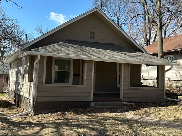 706 27th St, Des Moines, IA 50312