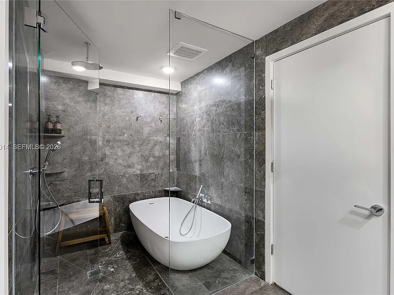6800 Indian Creek Dr #4D — Photo 24