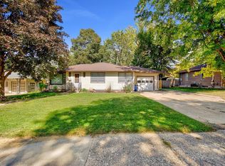 718 3rd St NE, Faribault, MN 55021