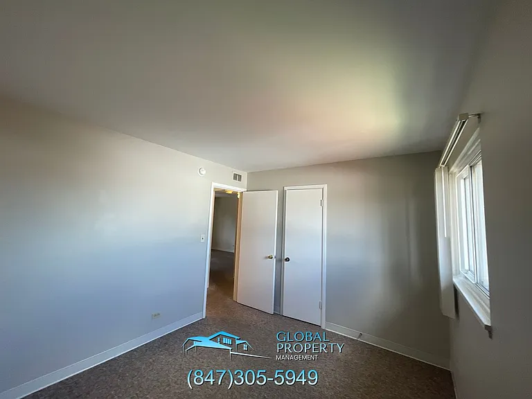 267 E Grand Ave — Photo 28