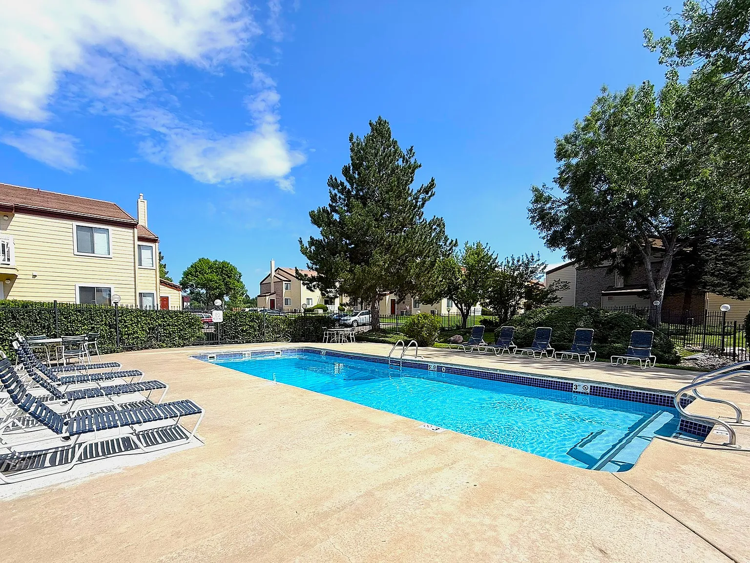 Woodstone Village Apartments — Photo 4