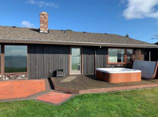 3931 Cliffside Dr, Bellingham, WA 98225