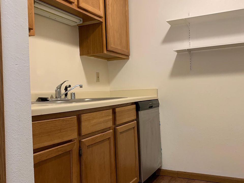 Kitchen with dishwasher