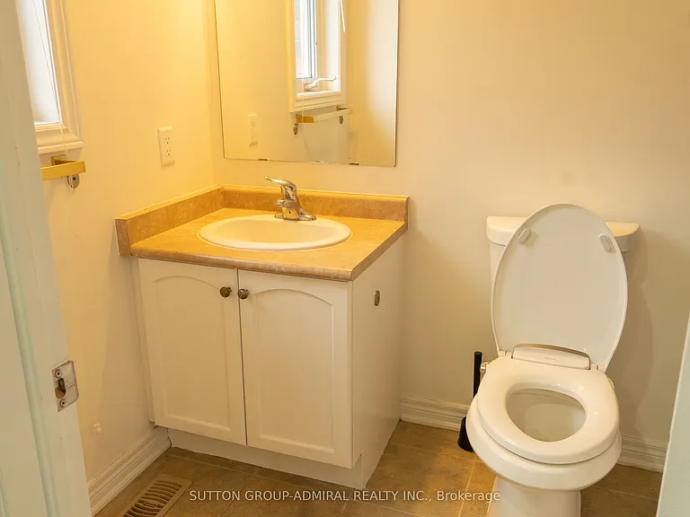 29 Wendelyn Dr #MAIN 2ND FLOOR — Photo 32