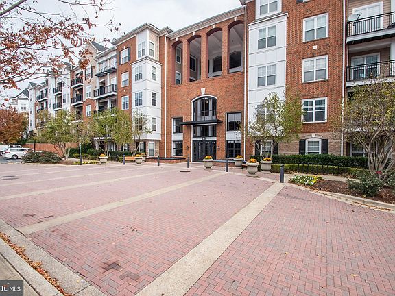 2nd image of 501 Hungerford Dr APT 118